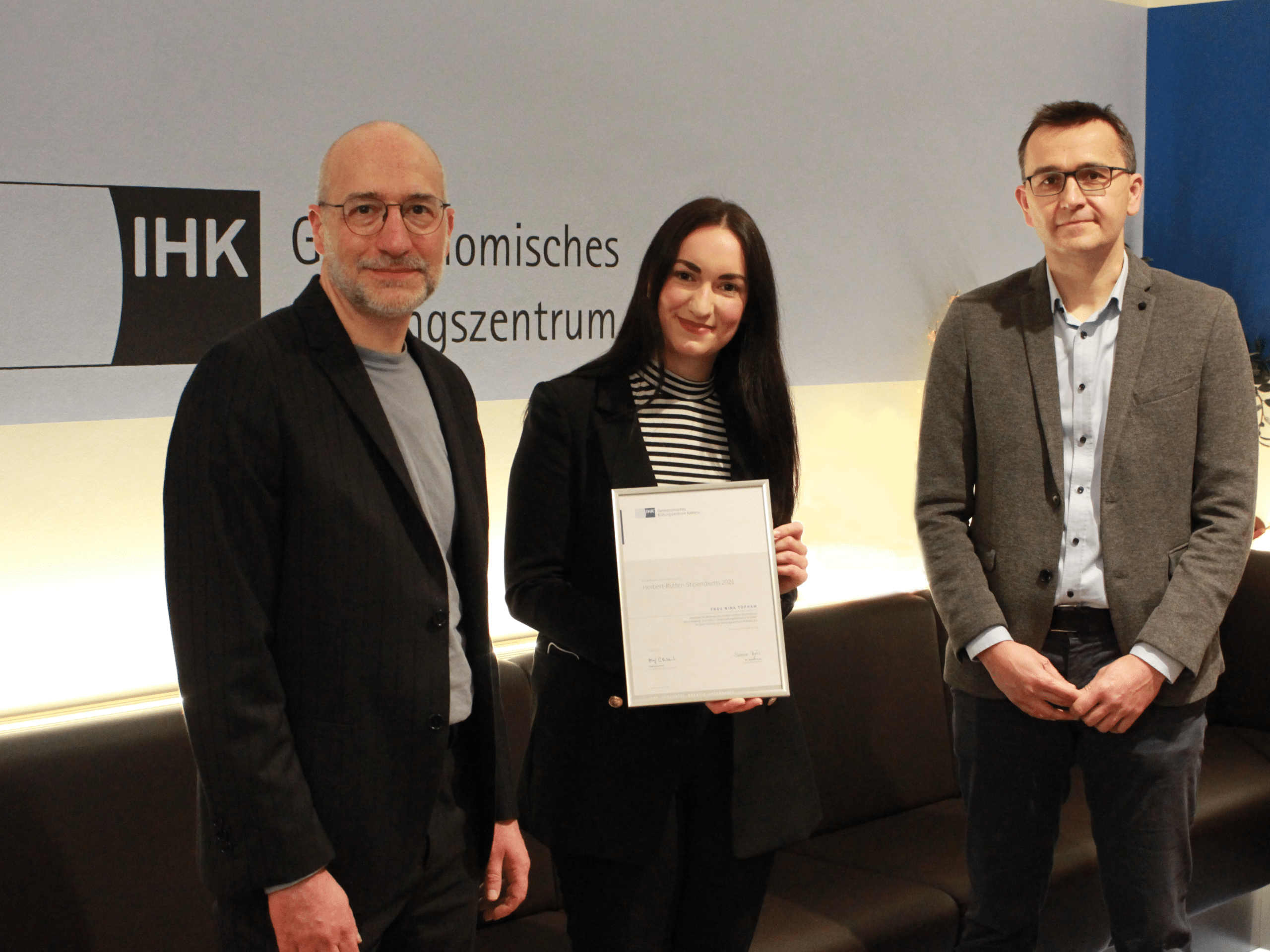 Preisträgerin des Herbert-Rütten-Stipendiums im Jahr 2021 ist Nina Topham. Das Herbert-Rütten-Stipendium wird an engagierte Nachwuchstalente aus Hotellerie und Gastronomie verliehen.