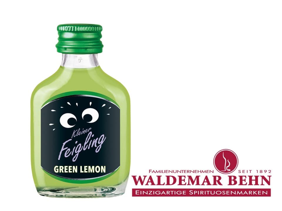 Pünktlich zum Sommerbeginn lanciert Spirituosenhersteller WALDEMAR BEHN die limitierte Sonderedition Kleiner Feigling Green Lemon neben der im vergangenen Jahr schon hoch beliebten 0,5-Liter-Flasche nun auch in der praktischen 0,02-Liter-Flasche.
