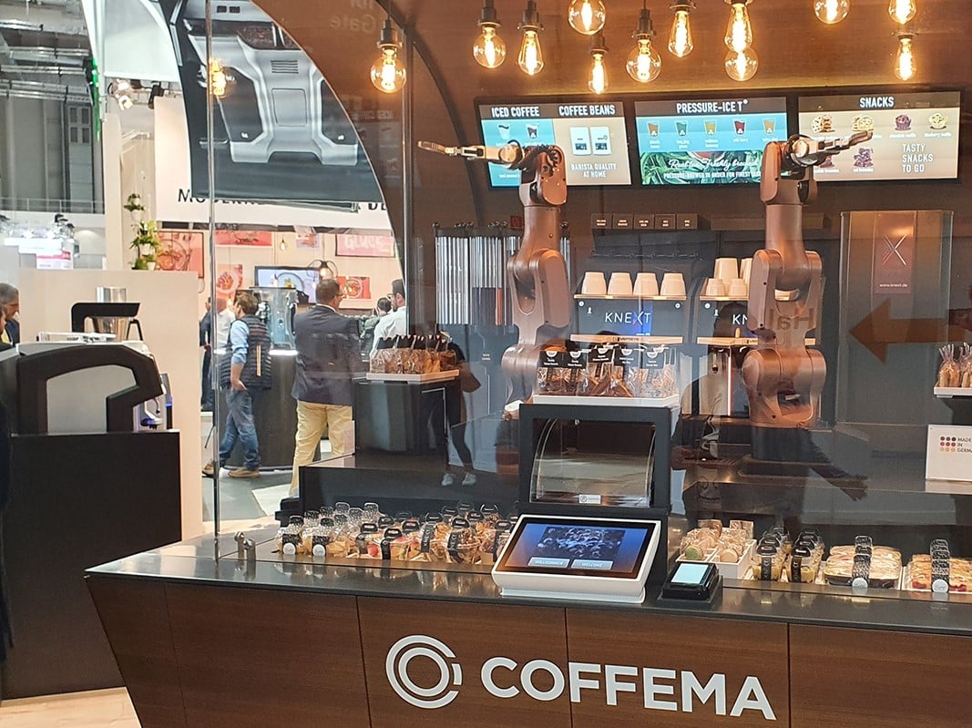 Coffema auf der Internorga 2022 – Blitzlicht und Menschentrauben beim Kaffeemaschinenspezialisten
