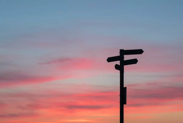 Zukunft ist das, was es noch nicht gibt. Daher ist Zukunft nie real, sondern eine Imagination in unserem Kopf. 11 Leitsätze © Javier Allegue Barros / Unsplash