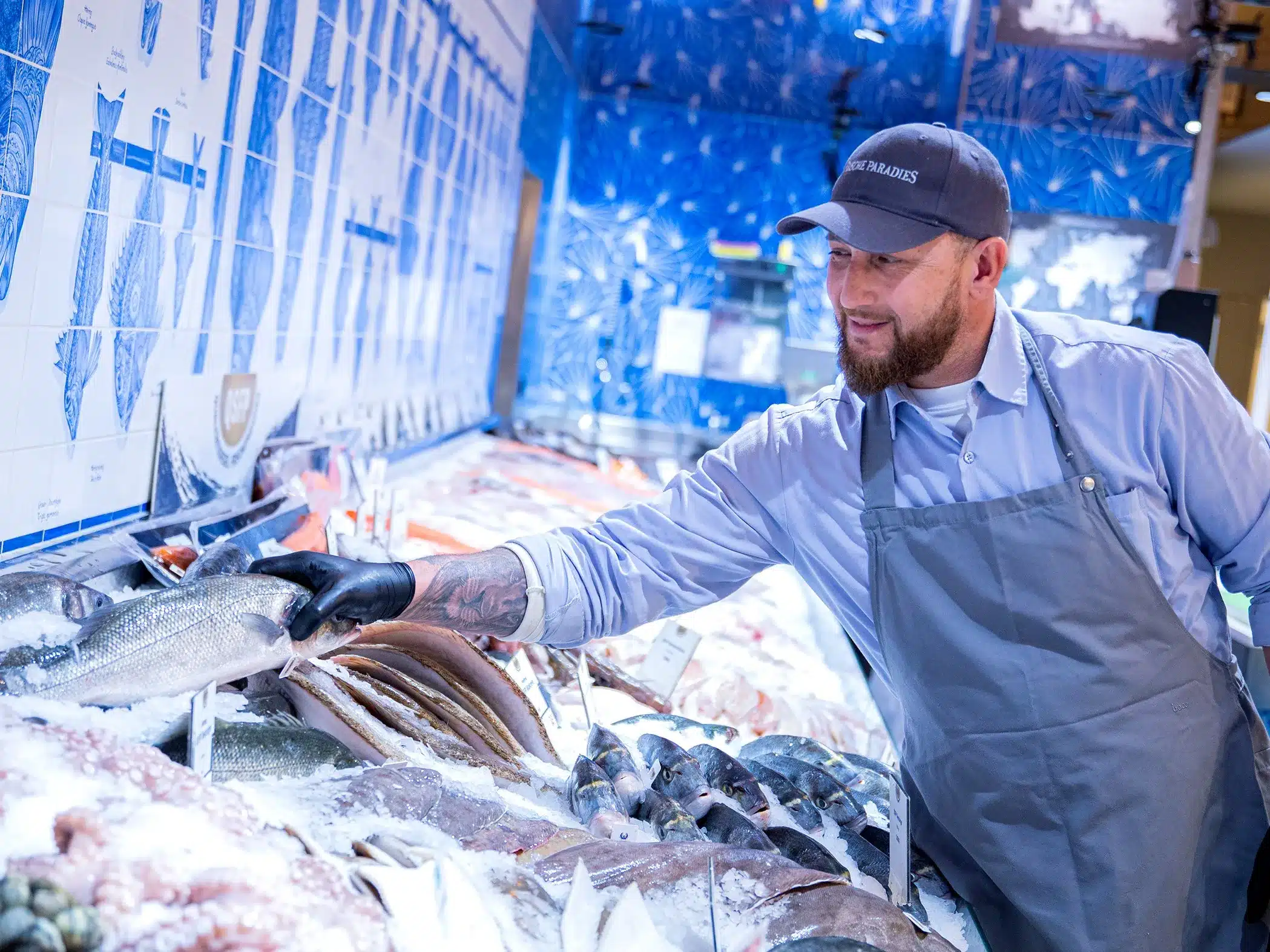 Was der Oscar für Hollywoodgrößen, ist der Seafood Star für den Fisch- und Meeresfrüchtehandel. Bereits seit 15 Jahren vergibt die renommierte Fachzeitschrift Fischmagazin die begehrte Auszeichnung, Frischeparadies konnte sie sich bereits fünfmal in der Kategorie Beste Fischtheke sichern. © Frischeparadies
