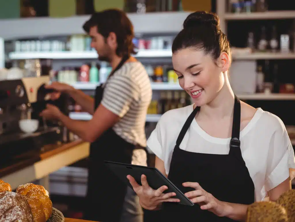 Als führender Anbieter von KI-gesteuerten Lösungen zur Reduzierung von Lebensmittelabfällen engagiert sich WINNOW seit zehn Jahren weltweit im Kampf gegen Lebensmittelverschwendung. © Winnow Solutions