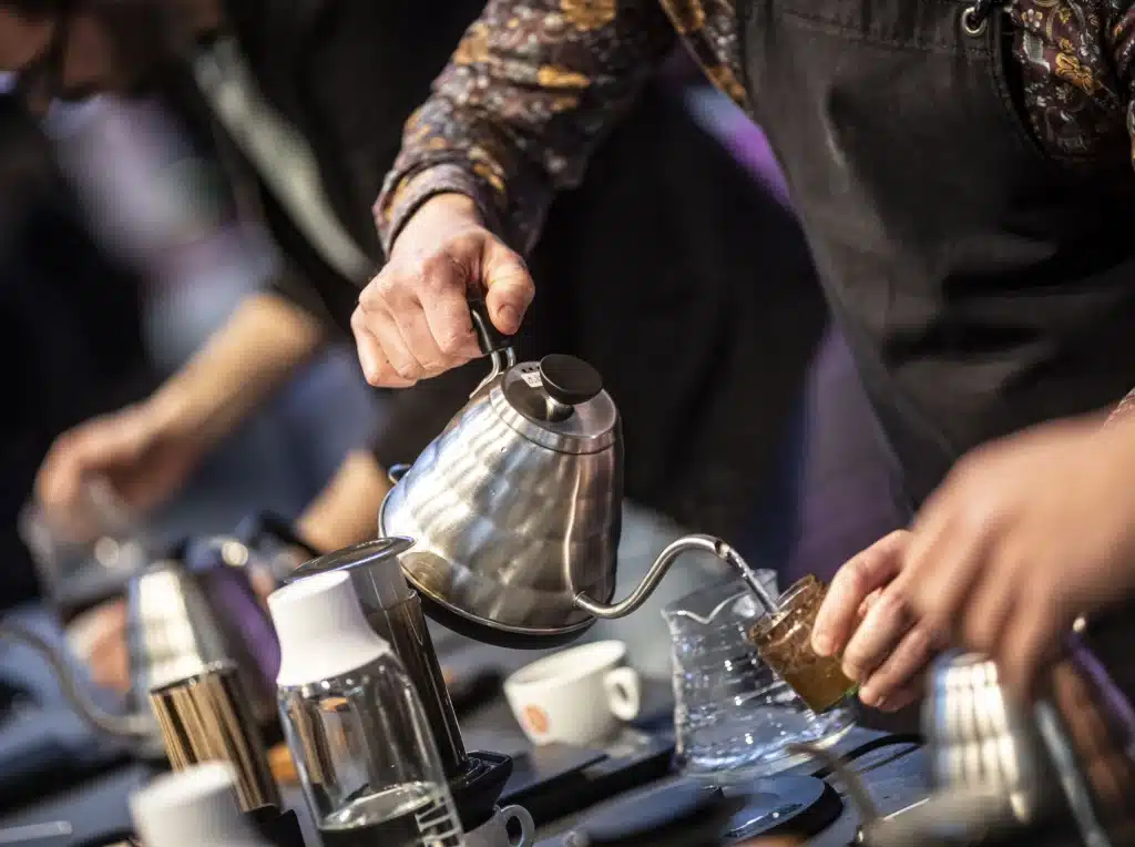 Expertinnen und Experten sowie die ausstellende Unternehmen geben hier Einblicke in die handwerklichen Grundlagen und ihr Spezialwissen rund um besten Kaffeegenuss und das Konditorenhandwerk. Der neue FOKUS VENDING ergänzt das Messeangebot. ©Landesmesse-Stuttgart-GmbH