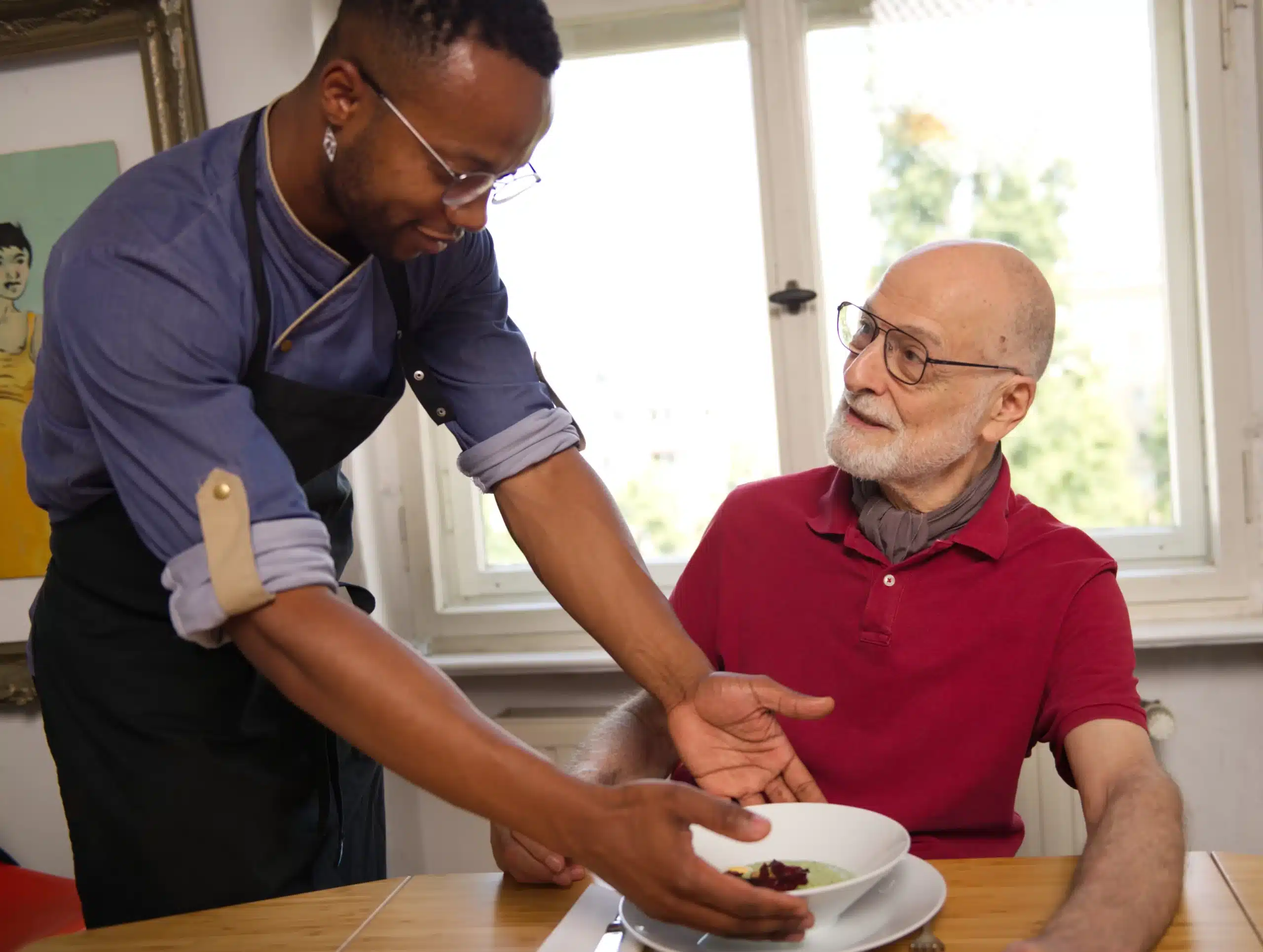 Mit Your Gourmet kehren Freude am Genuss und echte Lebensqualität zurück in den Alltag von Seniorinnen und Senioren. © YourGourmet