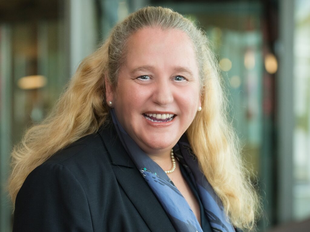 Gabriele Seidel (54) hat zum 1. April 2025 die neu geschaffene Position als Vice President Operations & Commercial bei der Lindner Hotel Group übernommen. ©Lindner Hotel Group