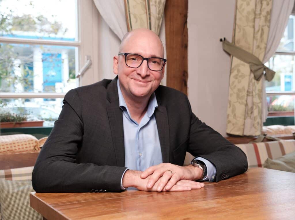 Alexander Bosch (41) übernimmt die Position des General Managers im FOUR Ratingen Düsseldorf Airport und erweitert damit seine Verantwortung als Cluster General Manager bei Signo Hospitality. © Signo-Hospitality