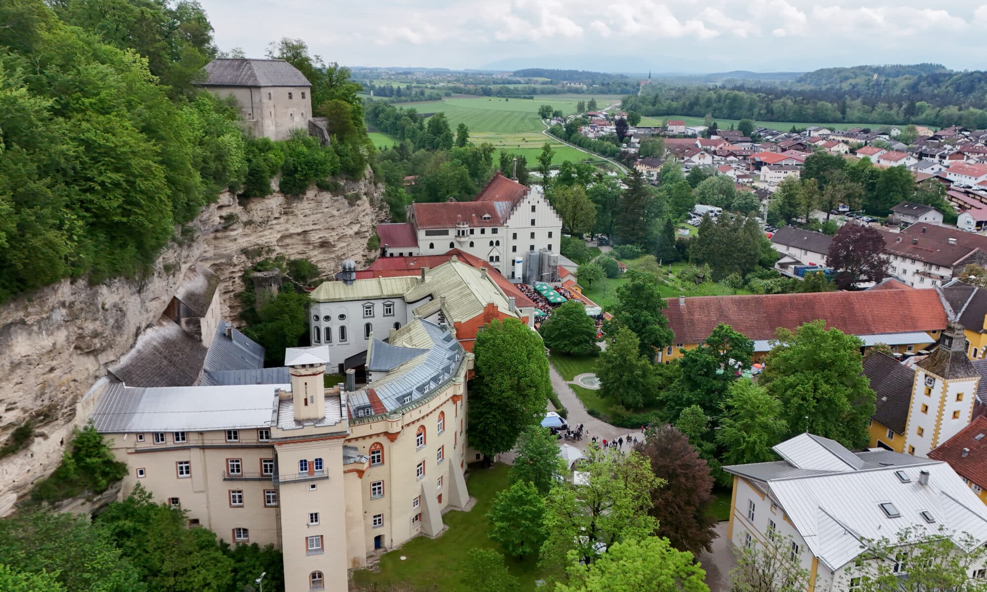Regional. Nachhaltig. Ausgezeichnet. Stein.