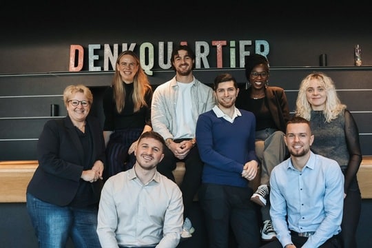 Der persönliche Austausch steht im Mittelpunkt: Die Quartier-Experten der Lindner Hotels & Resorts begleiten Veranstalter individuell und schaffen die Verlässlichkeit, die Events besonders macht. © Lindner Hotel Group