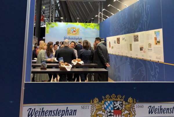 Hier werden Trends gesetzt, Innovationen präsentiert und neue Partnerschaften geknüpft. Mitten im Geschehen: die Bayerische Staatsbrauerei Weihenstephan, die in der Getränkehalle 9, Stand 9C01, erneut Flagge zeigt. © Bayerische-Staatsbrauerei-Weihenstephan