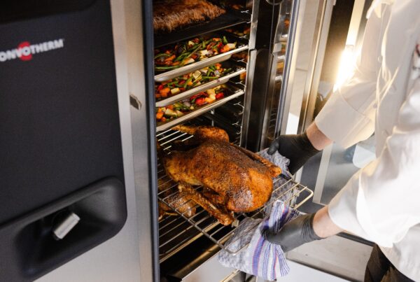 Convotherm, eine Marke von Welbilt und stolzes Mitglied der Ali Group, präsentiert auf der INTERNORGA 2026 erstmals die neuen Convotherm maxx Standgeräte. © Convotherm