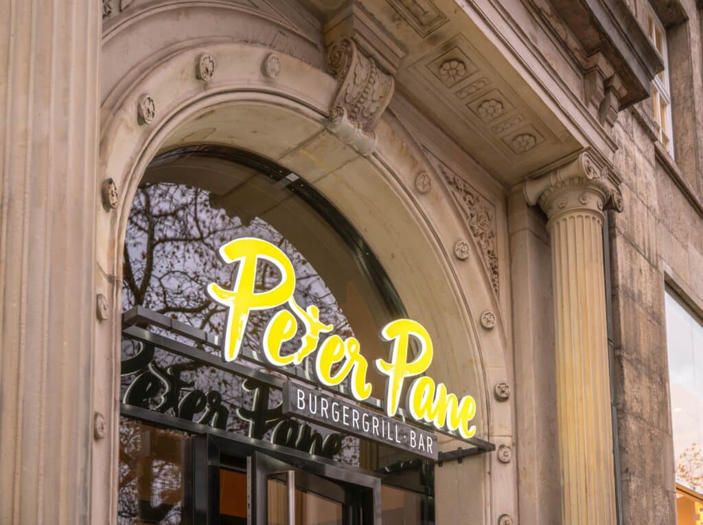 Mit PETER PANE nimmt nun ein erster großer Gastro-Player Preis- und Angebotsanpassungen vor und entkräftet damit die Befürchtung innerhalb der Branche, dass die Steuersenkung beim Gast nicht ankommt. © Peter-Pane